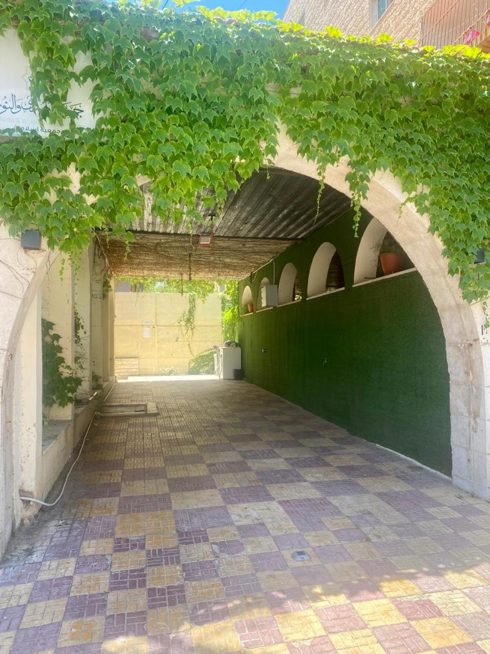 3 Bedroom Semi Detached House Gardens Street Amman Exterior photo